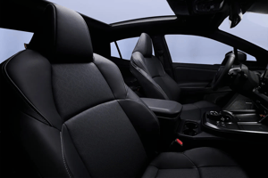 Subaru UNCHARTED Interieur mit Blick auf Fahrerseite