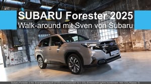 Grauer Subaru Forester in einer Industriehalle stehend. Bildauszug aus dem Walk-around Video.